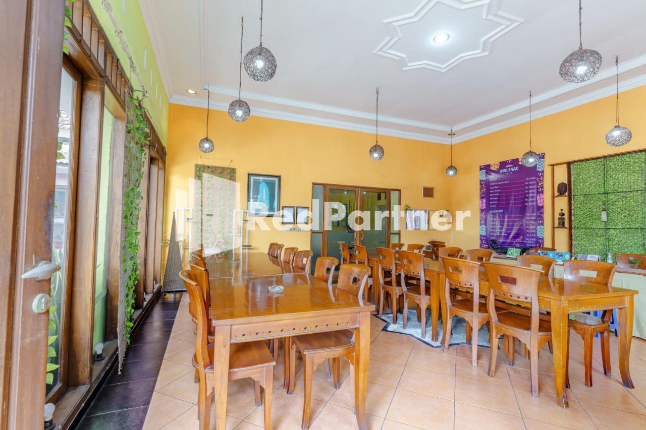 Nafisa Homestay Syariah Near Jatim Park 3 Batu Mitra Reddoorz Malang Dış mekan fotoğraf